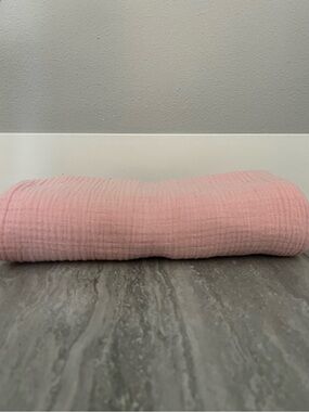 Little Unicorn - Soft Pink Muslin Blanket - Like New (Used Only a Few Times) 🎀